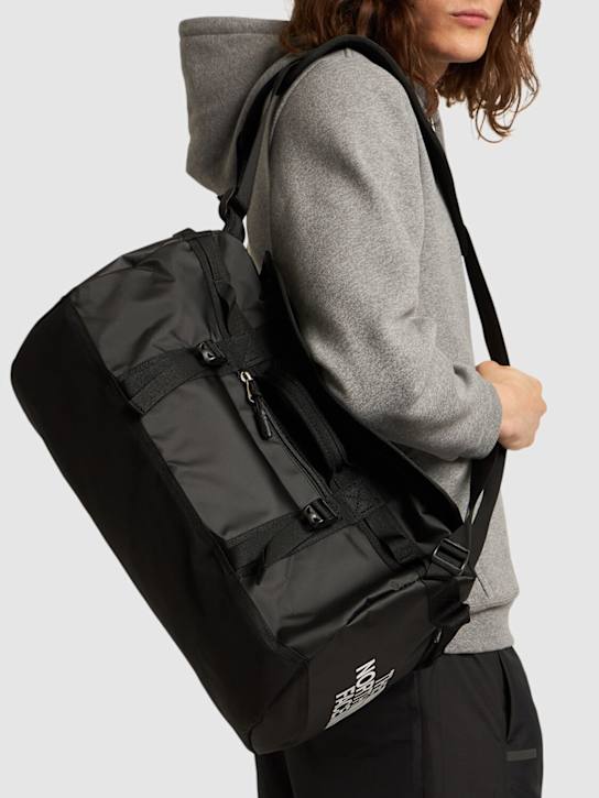 The North Face: Bolso duffle XS Base Camp - Negro - men_1 | Luisa Via Roma