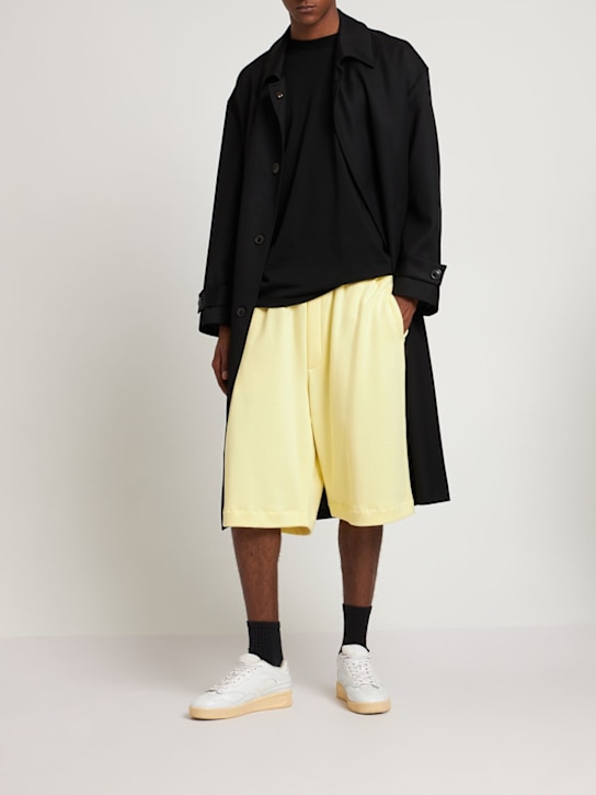 Jil Sander: SHORTS AUS BIO-BAUMWOLLE - Hellgelb - men_1 | Luisa Via Roma