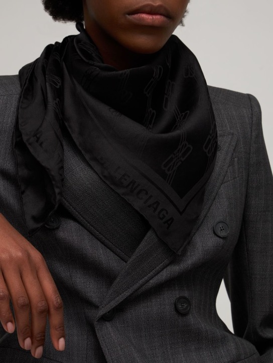 Balenciaga: Foulard en soie et coton jacquard BB - Noir - women_1 | Luisa Via Roma