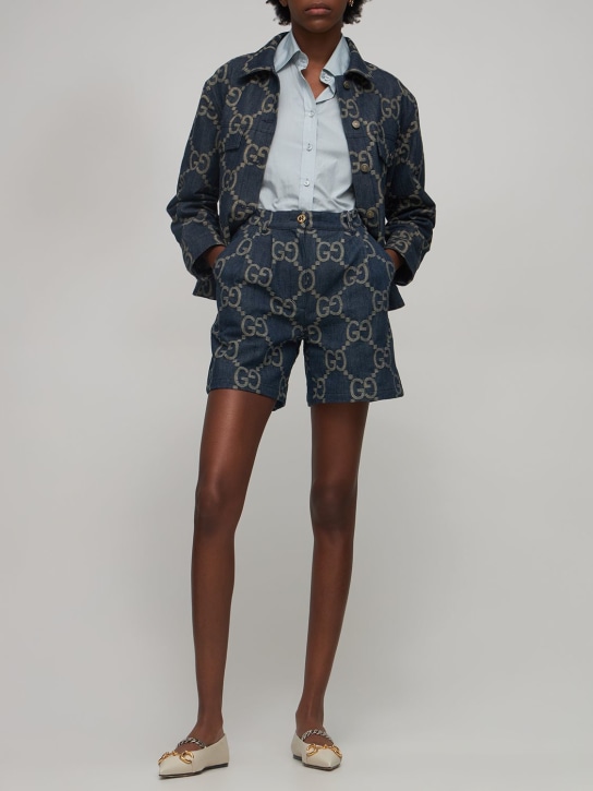 Gucci: Shorts de denim de algodón con Jumbo GG - Azul/Marfil - women_1 | Luisa Via Roma