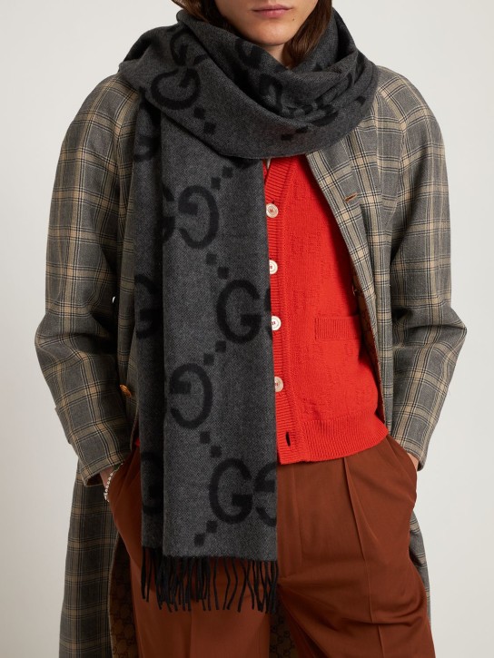 Gucci: GG cashmere jacquard scarf - men_1 | Luisa Via Roma