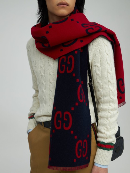 Gucci: GG Jacquard wool & silk scarf - Mavi/Kırmızı - men_1 | Luisa Via Roma