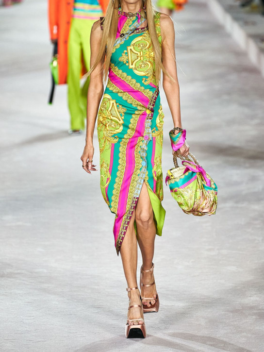 Versace: Sandali in raso con zeppa 160mm - Blush - women_1 | Luisa Via Roma