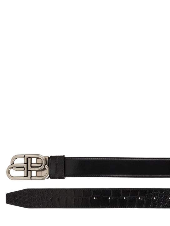 Balenciaga: 3.5cm BB reversible leather belt - Black - men_2 | Luisa Via Roma