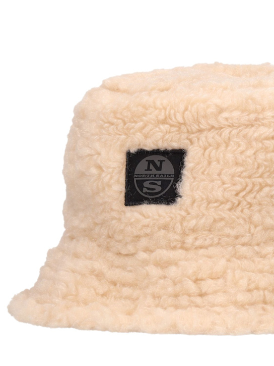 North Sails: Bob en teddy recyclé avec patch - Beige - kids-boys_1 | Luisa Via Roma