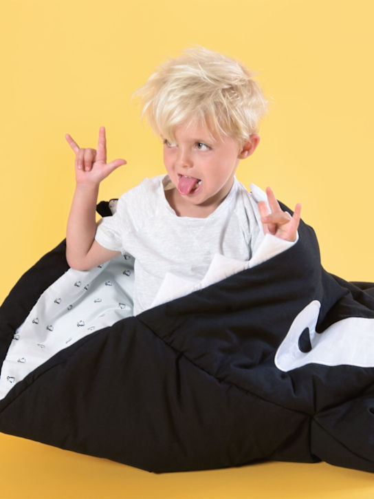 BABY BITES: Whale コットンスリーピングバッグ - ブラック - kids-boys_1 | Luisa Via Roma