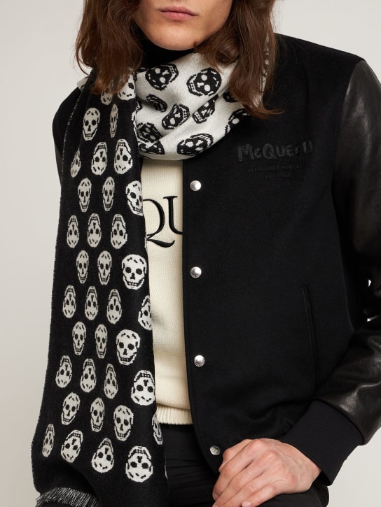 Alexander McQueen: Skull wool jacquard scarf - Black/Ivory - men_1 | Luisa Via Roma