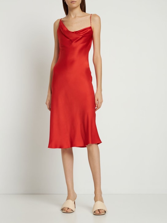 Stella McCartney: Vestido lencero midi de satén - Rojo - women_1 | Luisa Via Roma