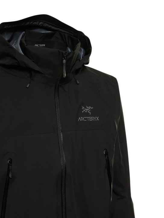 Arc'teryx: Nylonjacke „Beta AR“ - men_1 | Luisa Via Roma