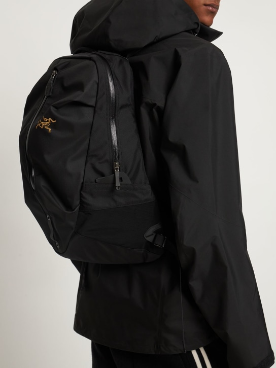 16l arro backpack - Arc'teryx - Men | Luisaviaroma