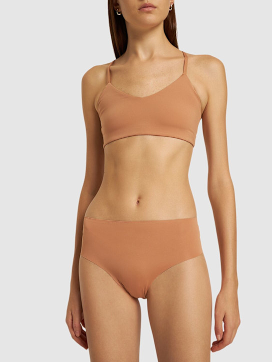 Girlfriend Collective: 高腰弹力科技织物运动内裤 - Toast - women_1 | Luisa Via Roma