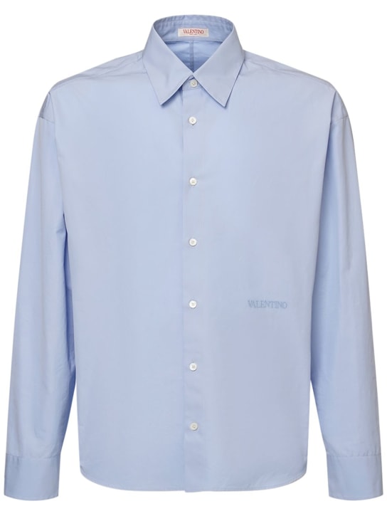 Valentino: Camisa de popelina de algodón con logo - Azul Claro - men_0 | Luisa Via Roma