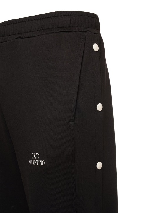 Valentino: Jogginghose aus Baumwollmischung mit Logo - Schwarz/Weiß - men_4 | Luisa Via Roma