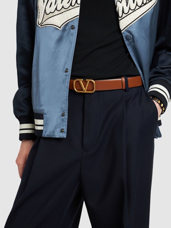 Valentino Garavani: 30mm Logo leather belt - men_1 | Luisa Via Roma