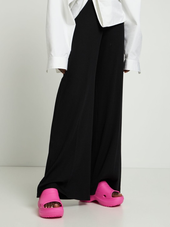 Balenciaga: 85mm Rubber pool slide sandals - Pink - women_1 | Luisa Via Roma