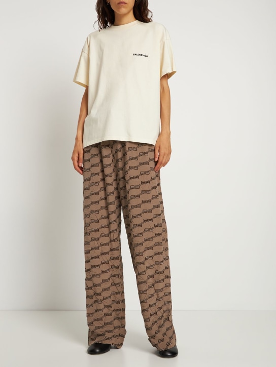 Balenciaga: Medium fit embroidered cotton t-shirt - Cream/Black - women_1 | Luisa Via Roma