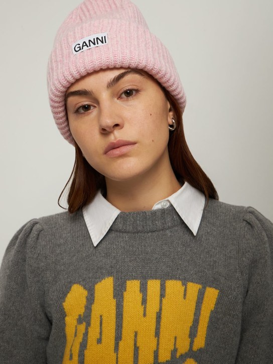 GANNI: Cappello beanie in maglia di lana a costine - women_1 | Luisa Via Roma