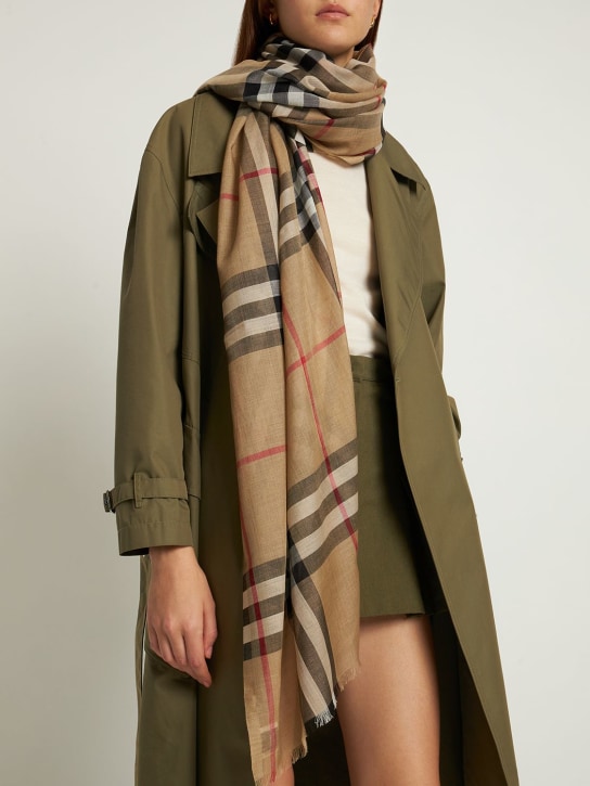 Burberry: Giant Check wool & silk scarf - Archive Beige - women_1 | Luisa Via Roma