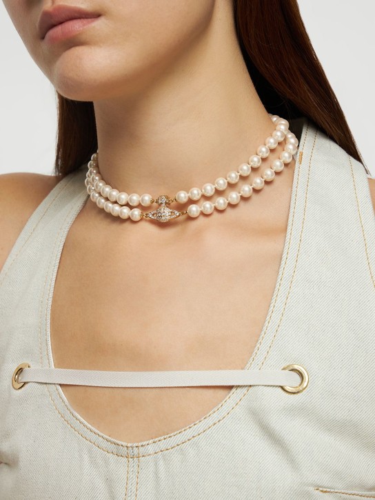 Vivienne Westwood: Choker en fausses perles à deux rangées Graziella - women_1 | Luisa Via Roma