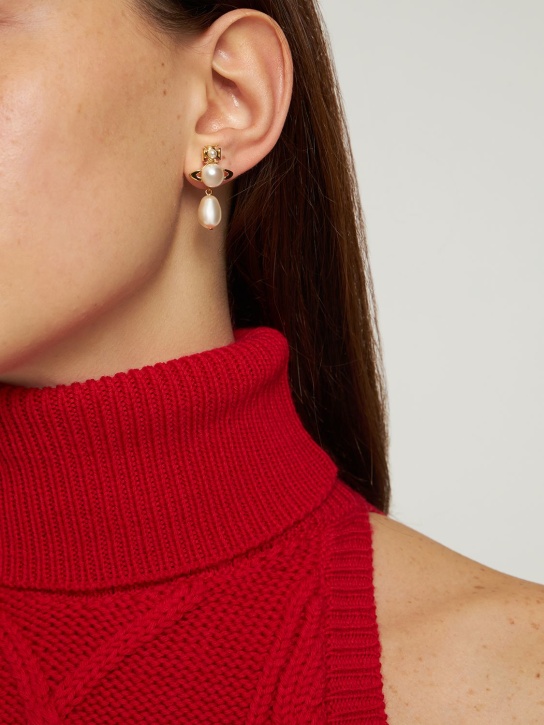 Vivienne Westwood: Pendants d'oreilles en fausses perles Inass - Gold/Cream - women_1 | Luisa Via Roma