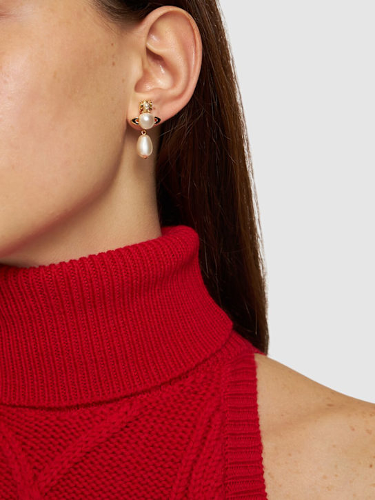 Vivienne Westwood: Inass imitation pearl drop earrings - women_1 | Luisa Via Roma