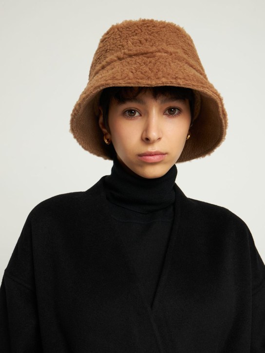 Max Mara: Sombrero reversible Fiducia de camello y cashmere - Camel - women_1 | Luisa Via Roma
