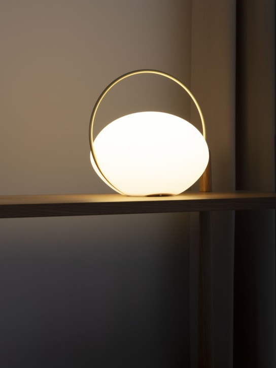Umage: Orbit portable table lamp - 화이트 - ecraft_1 | Luisa Via Roma