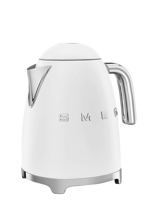 Smeg: Smeg Bianco electric kettle - White - ecraft_2 | Luisa Via Roma