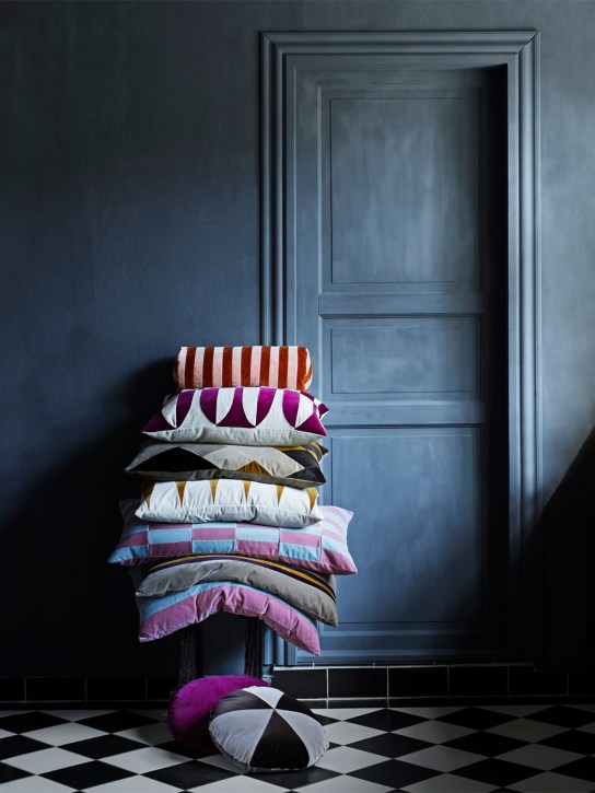 Christina Lundsteen: Striped velvet cushion - Sarı/Pembe - ecraft_1 | Luisa Via Roma