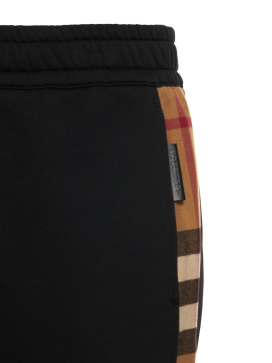 Burberry: Pantaloni Stephan in jersey di cotone - Nero - men_1 | Luisa Via Roma
