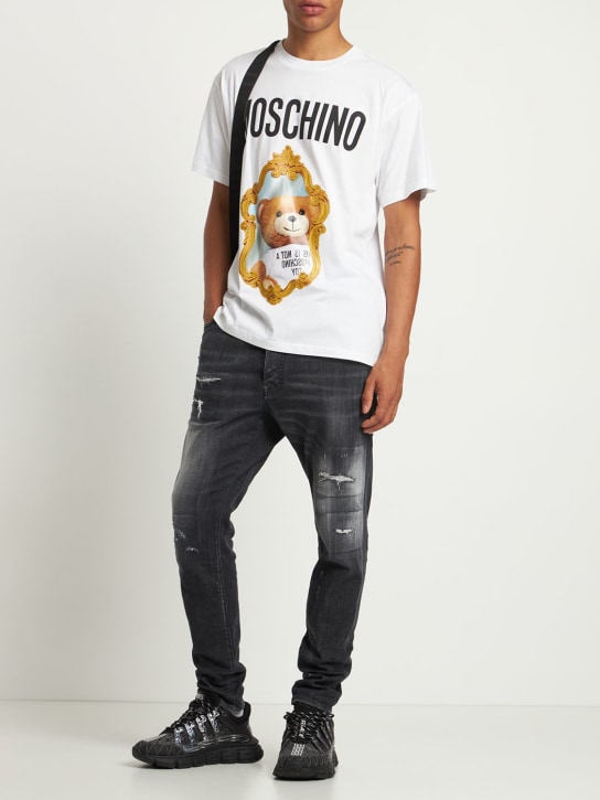 Moschino: T-shirt en jersey de coton imprimé ourson - men_1 | Luisa Via Roma