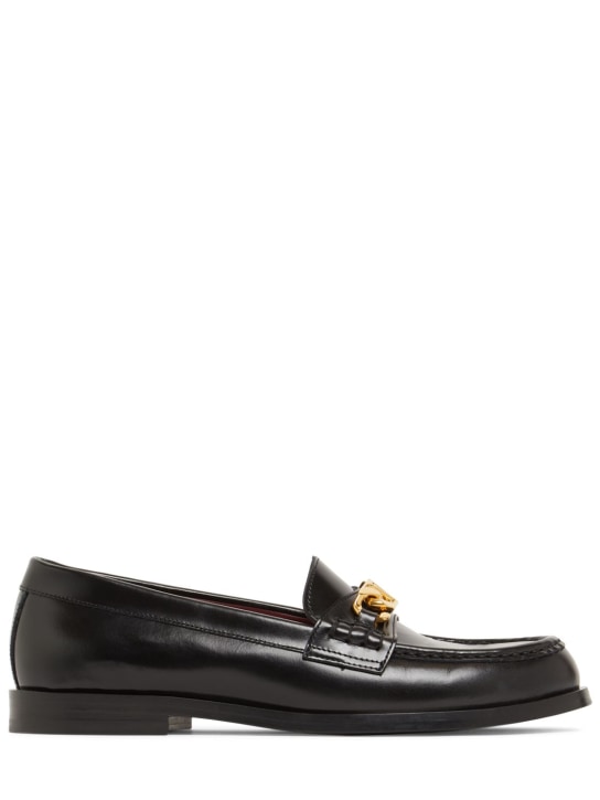 Valentino Garavani: Mocassins en cuir détail chaîne VLogo 10 mm - Noir - women_0 | Luisa Via Roma