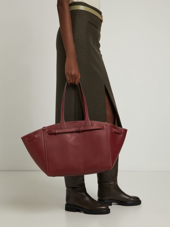 Anya Hindmarch: Compostable leather tote bag - women_1 | Luisa Via Roma