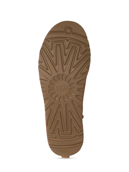 Ugg: Stivali Classic Mini in shearling 10mm - Nocciola - men_5 | Luisa Via Roma
