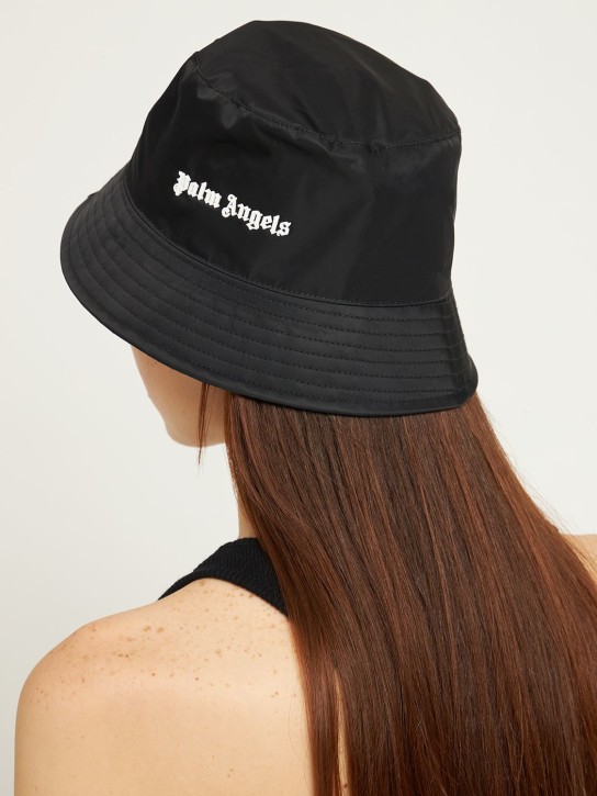 Palm Angels: Classic logo canvas bucket hat - Siyah - women_1 | Luisa Via Roma