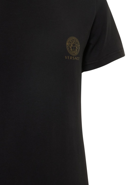 Versace: 스트레치 코튼 티셔츠 2개 - 블랙/블랙 - men_1 | Luisa Via Roma