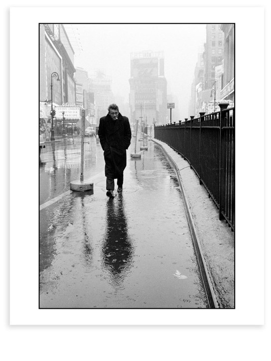 Magnum Collection: James Dean in Times Square, 1955 photo - Black/White - ecraft_2 | Luisa Via Roma