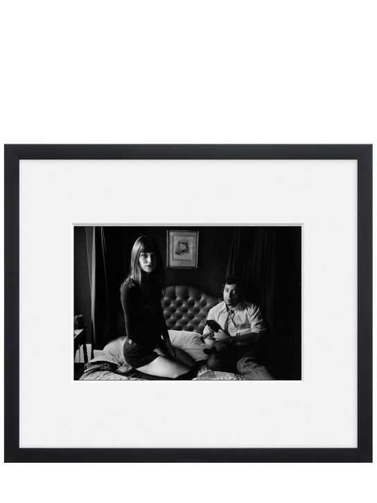 Magnum Collection: Foto „Jane Birkin & S.Gainsbourg in der Wohnung“ - Schwarz/Weiß - ecraft_0 | Luisa Via Roma