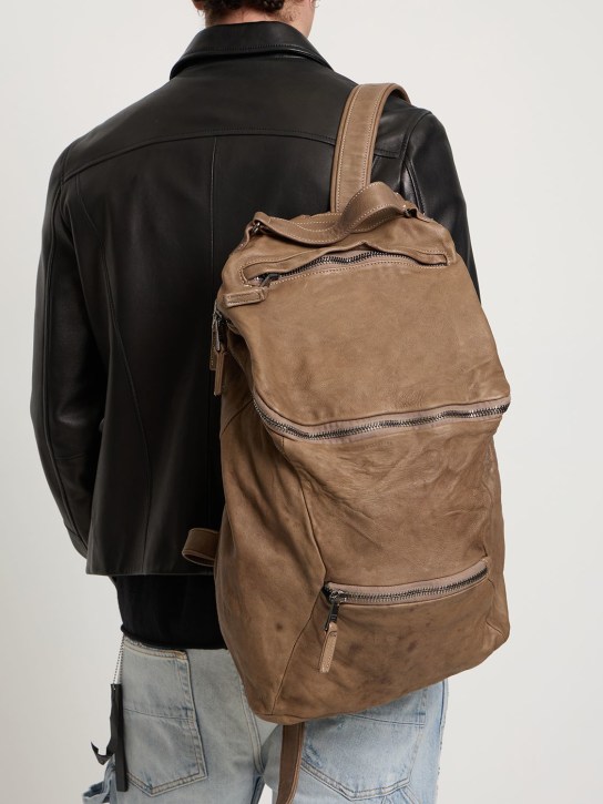 Giorgio Brato: Leather backpack - Kahverengi - men_1 | Luisa Via Roma