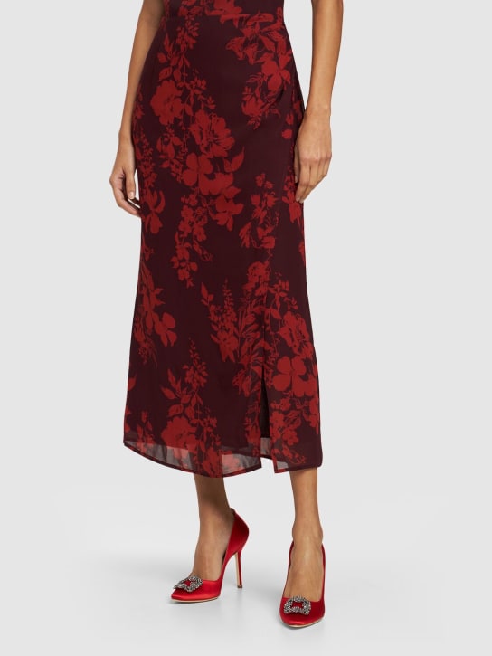 Manolo Blahnik: 105mm Hangisi satin pumps - Red - women_1 | Luisa Via Roma