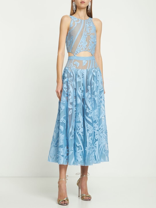 Zuhair Murad: Robe midi en dentelle ajourée Windy - Bleu - women_1 | Luisa Via Roma