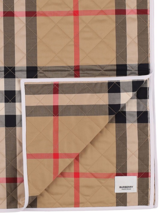 Burberry: Check print quilted cotton blanket - Beige/Black - kids-boys_1 | Luisa Via Roma