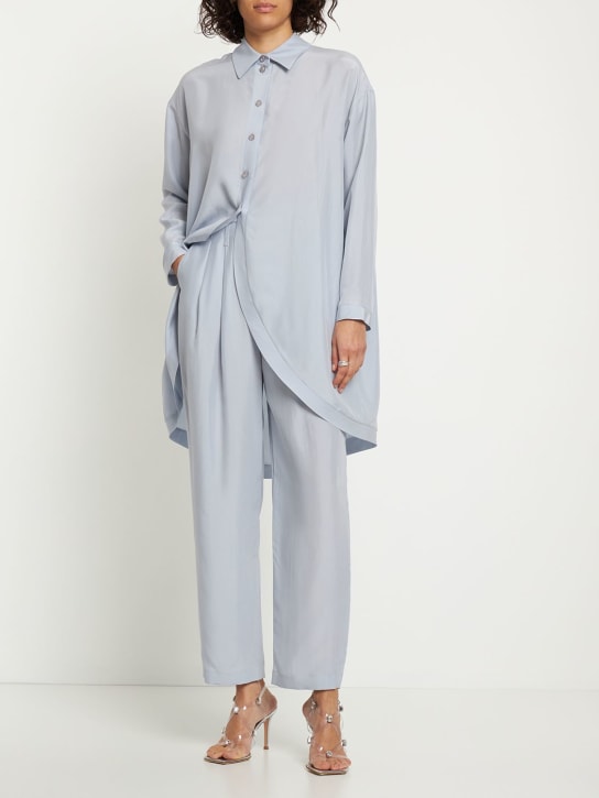 Giorgio Armani: Pantalon taille haute en crêpe de soie plissée - Bleu Clair - women_1 | Luisa Via Roma