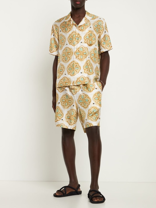 Commas: Bemaltes Blumen-Hemd mit Stehkragen aus Seide - Bunt - men_1 | Luisa Via Roma