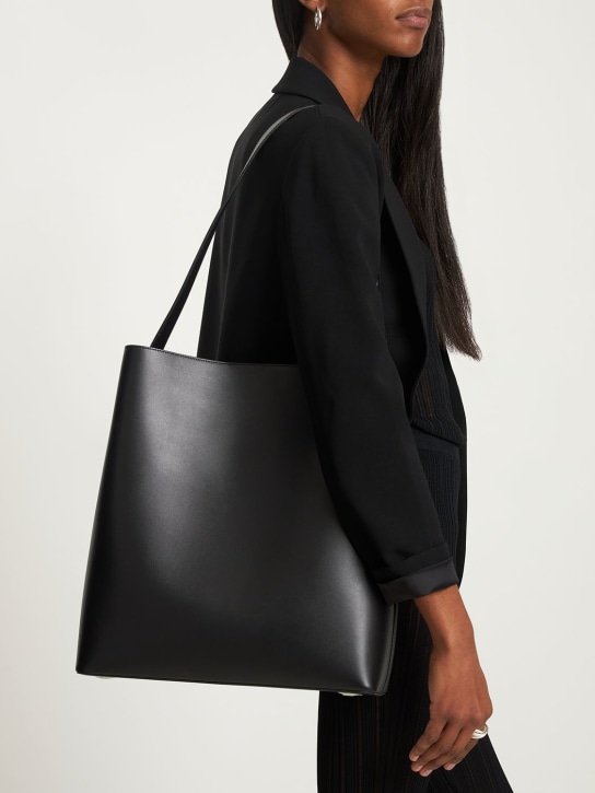 Aesther Ekme: Sac smooth leather tote bag - Siyah - women_1 | Luisa Via Roma