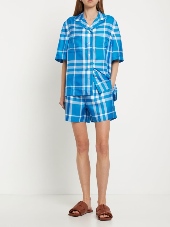 Burberry: Shorts cortos de sarga - Vivid Blue - women_1 | Luisa Via Roma