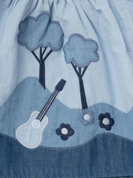 Stella McCartney Kids: BESTICKTES KLEID AUS BIO-BAUMWOLLCHAMBRAY - Blau - kids-girls_1 | Luisa Via Roma