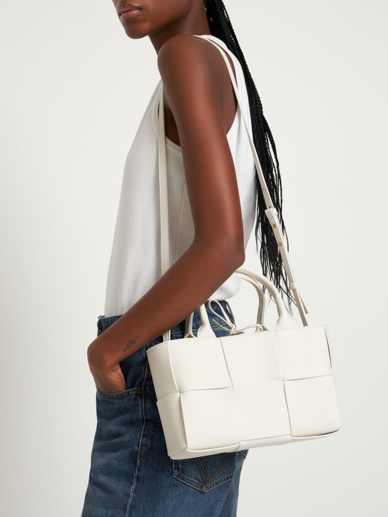 Bottega Veneta: Mini Arco leather tote bag - Beyaz - women_1 | Luisa Via Roma
