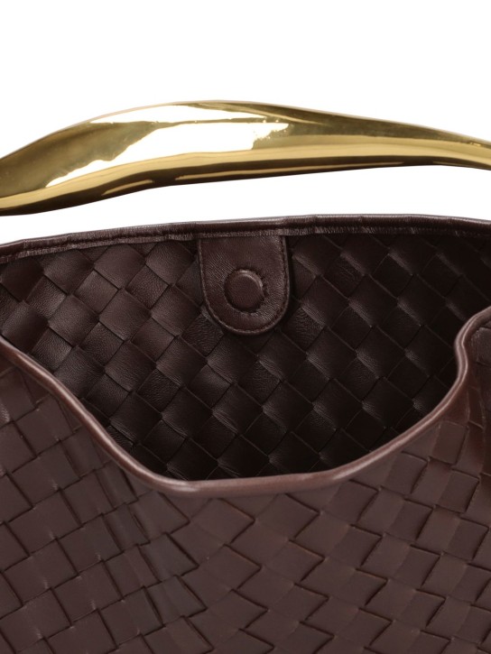 Bottega Veneta: Bolso de mano Sardine de piel - Chocolate - women_5 | Luisa Via Roma