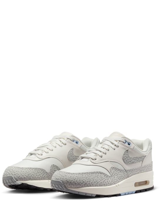 Nike: Sneakers Air Max 1 Safari - Bianco - women_1 | Luisa Via Roma